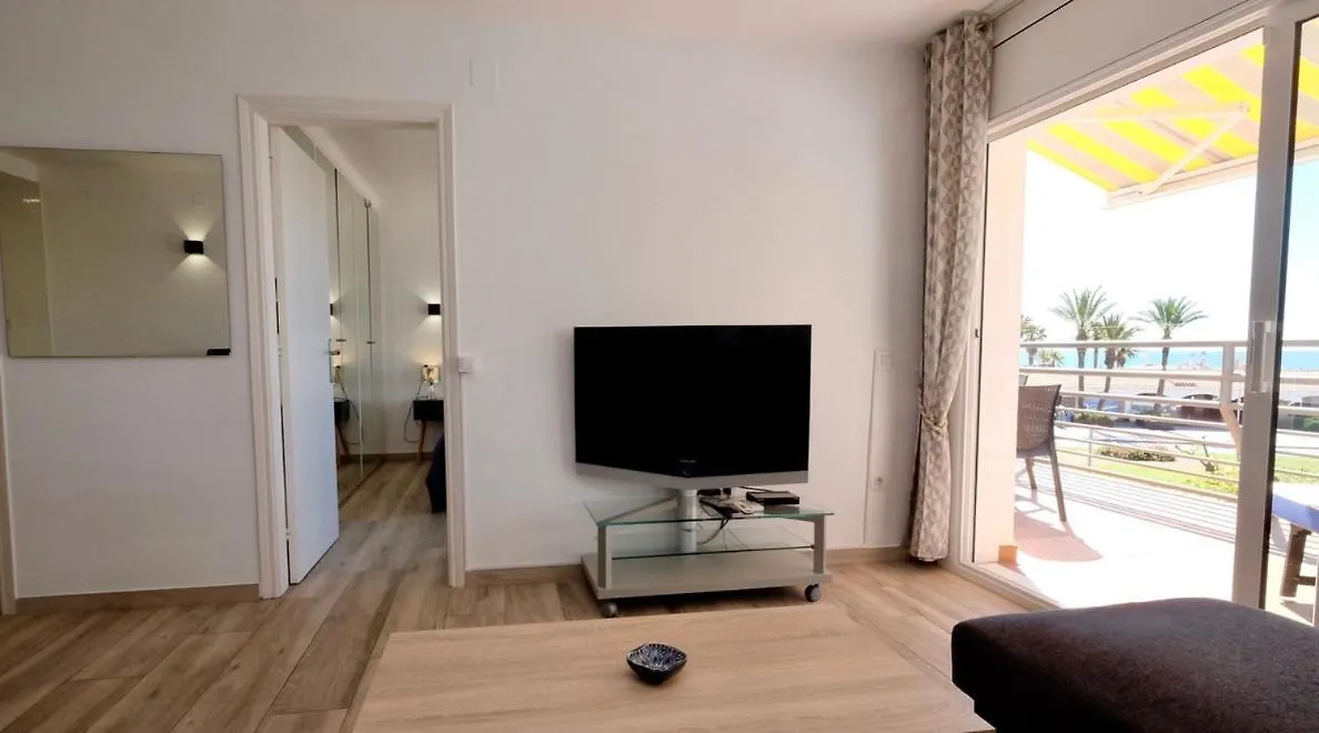 דירה אמפוריבראבה Apartamento Con Vistas Al Mar